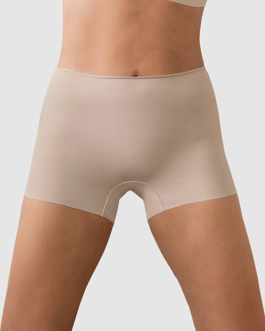Panty tipo bóxer efecto invisible en piernas